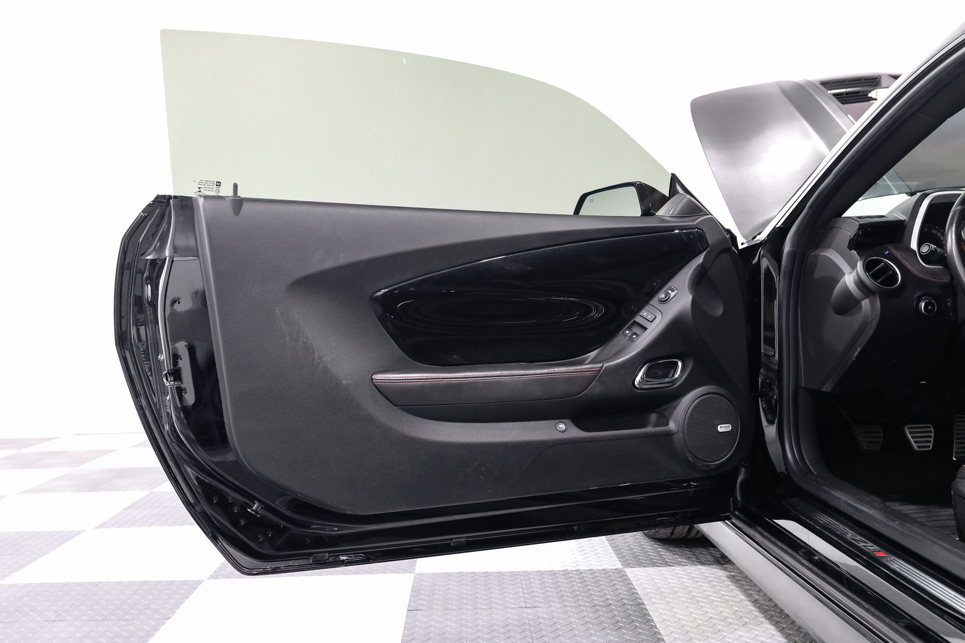 Used 2013 Chevrolet Camaro ZL1 image 18