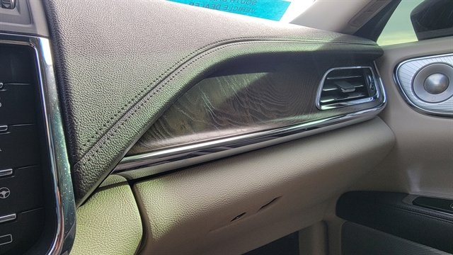 Used 2019 Lincoln Continental Reserve image 41