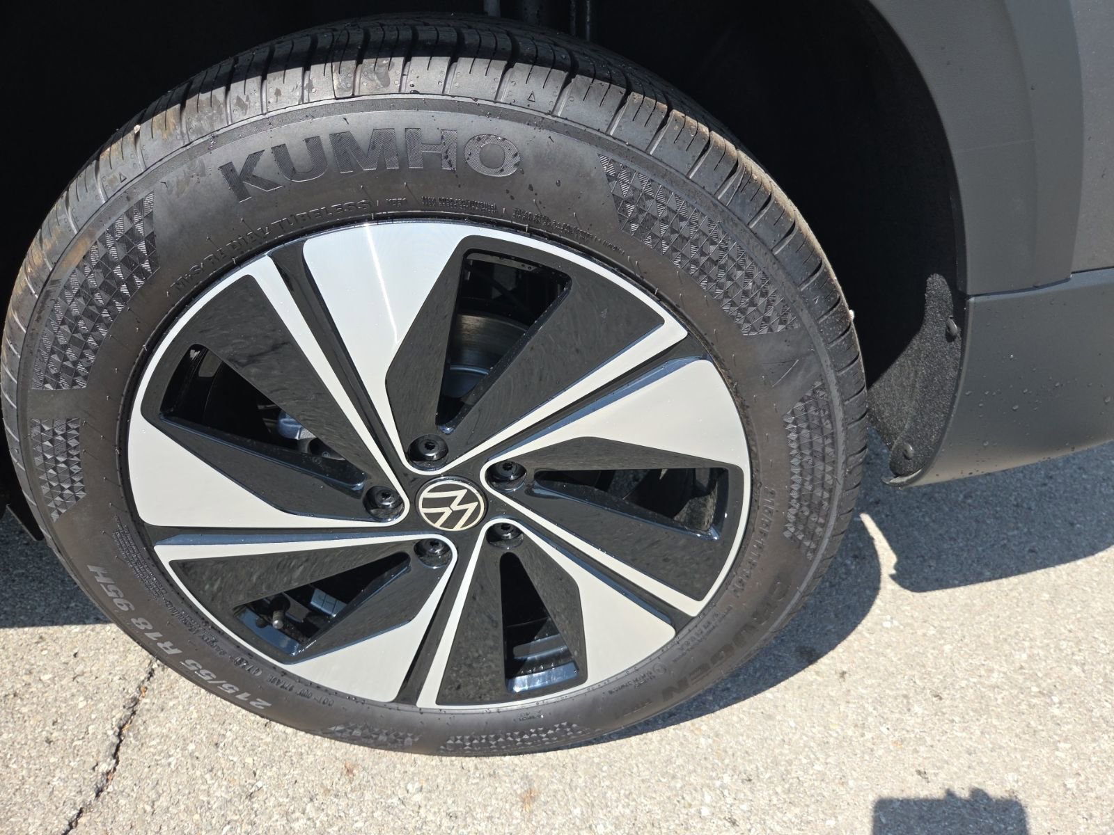 New 2026 Volkswagen Taos SE AWD/4WD image 14