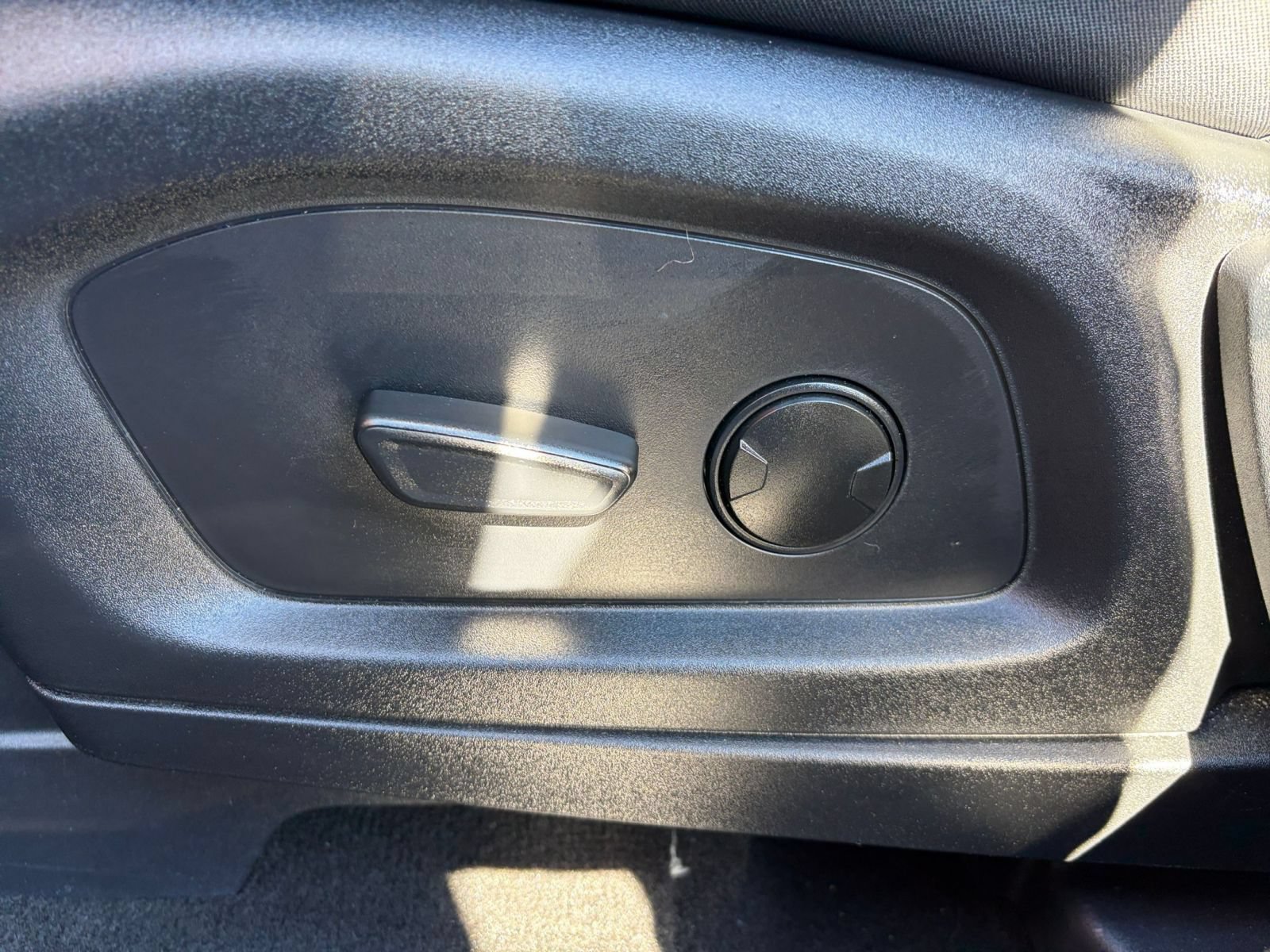 Used 2026 Ford Explorer Active AWD/4WD image 22