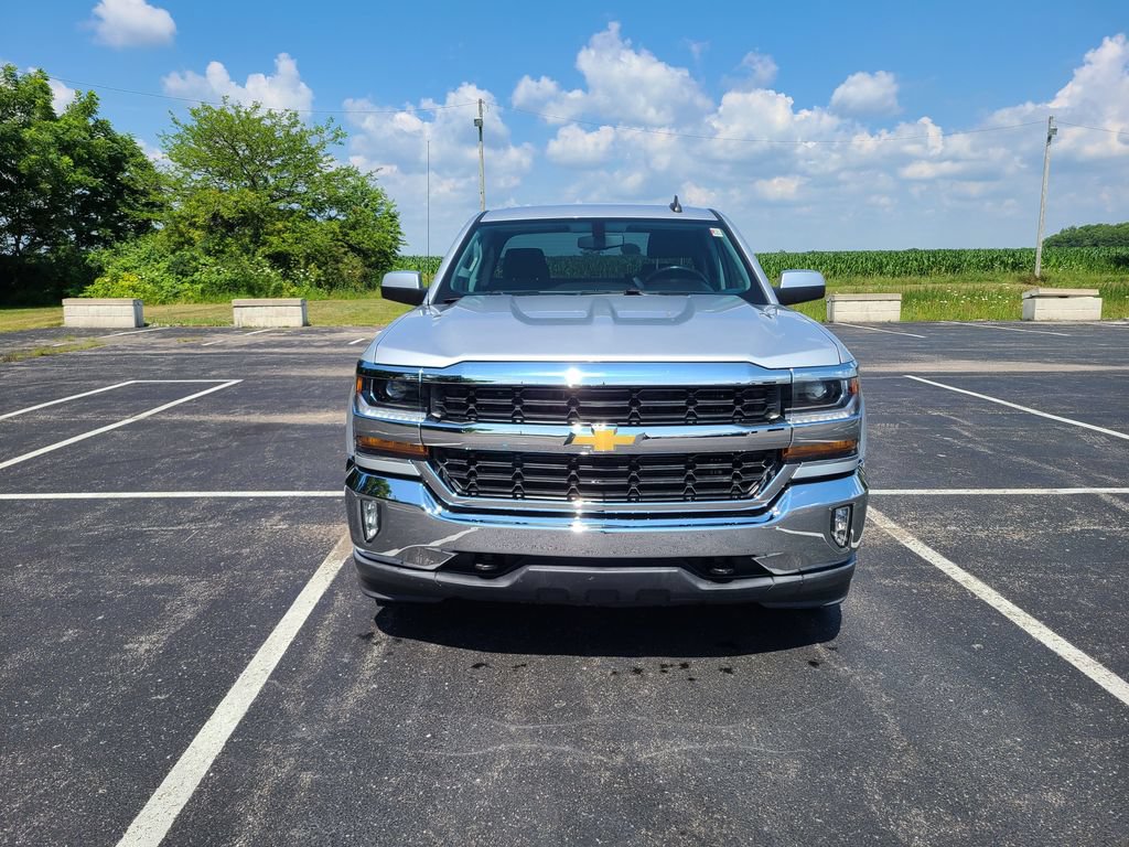Used 2018 Chevrolet Silverado 1500 LT w/ All Star Edition AWD/4WD image 3
