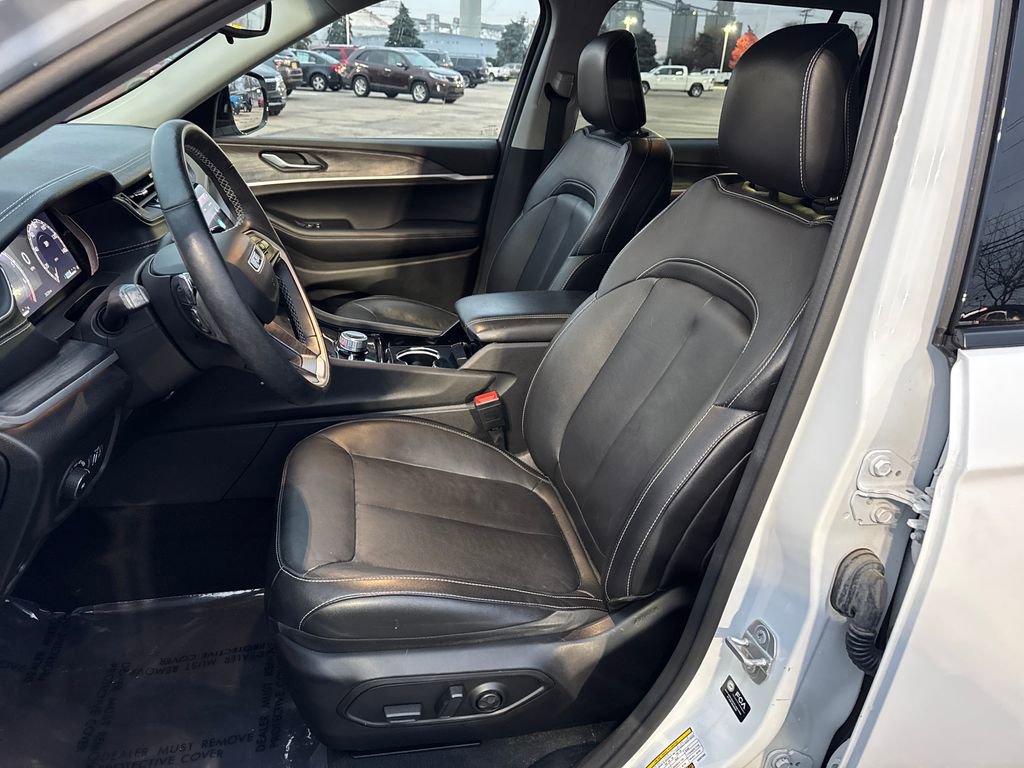 Certified 2022 Jeep Grand Cherokee L Limited image 11