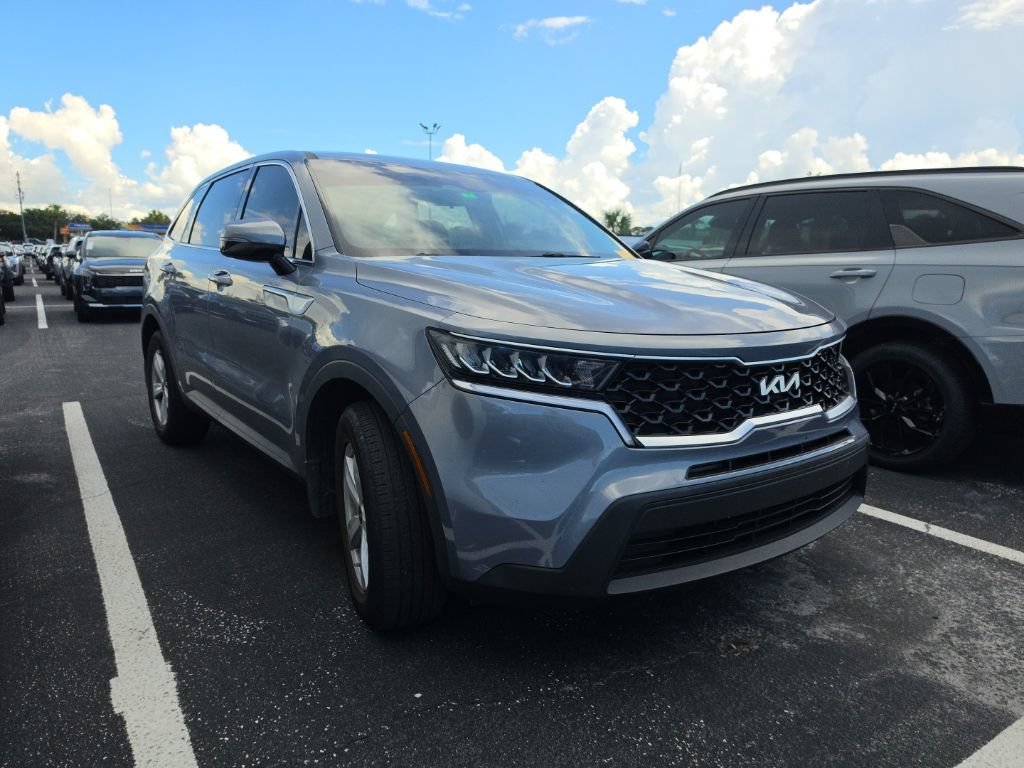 Certified 2022 Kia Sorento LX FWD image 3