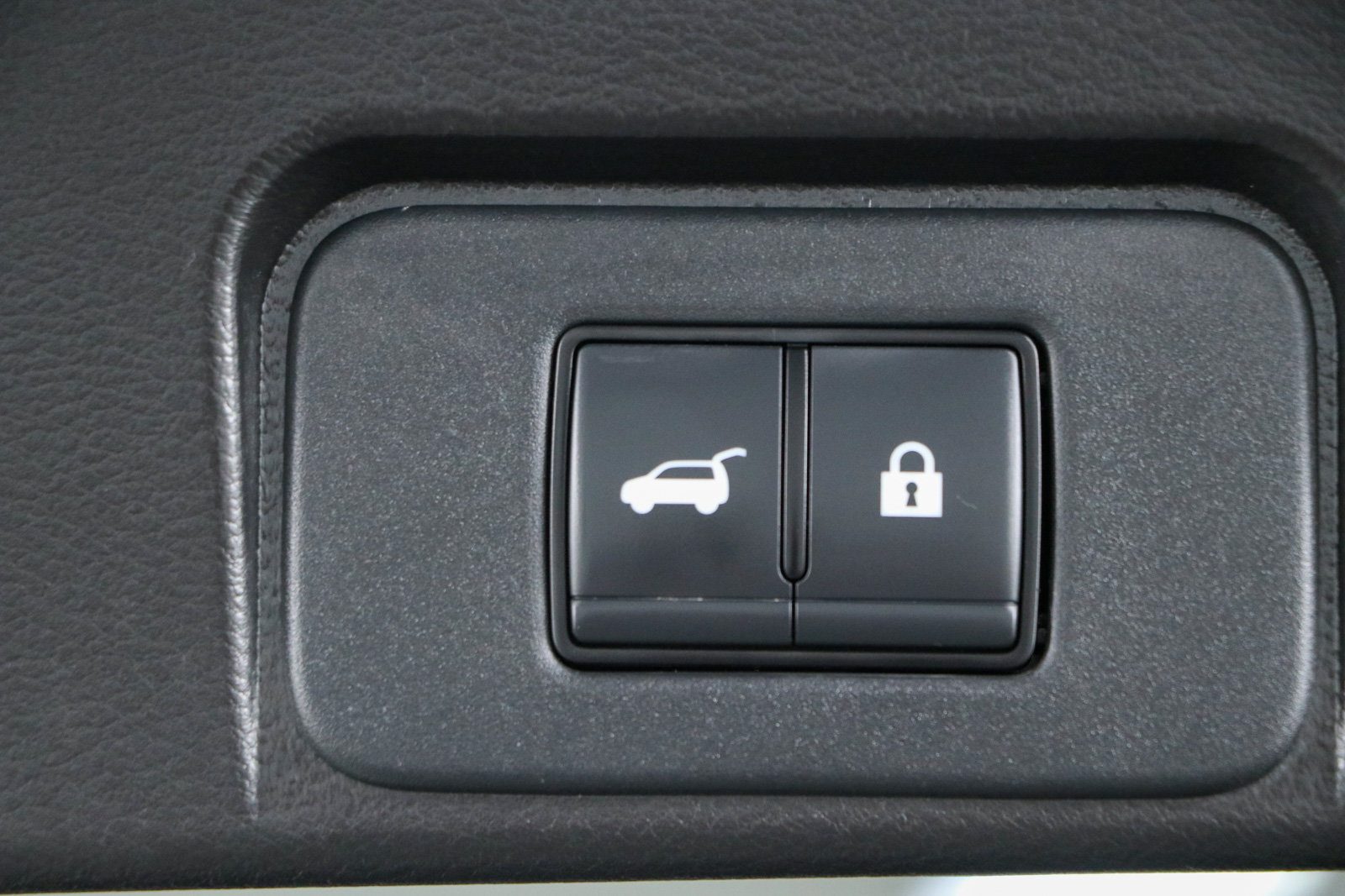 Used 2024 Nissan Rogue SV FWD image 29