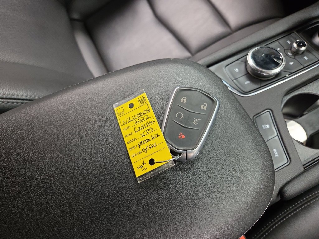 Used 2022 Cadillac XT5 Premium Luxury w/ LPO, Floor Liner Package AWD/4WD image 14