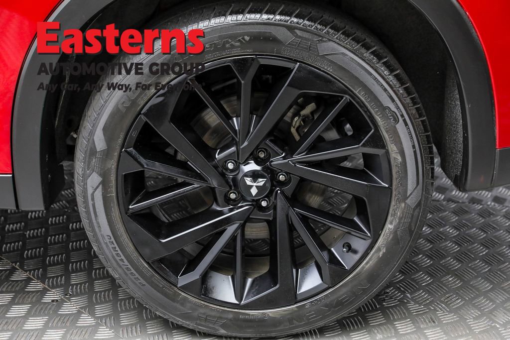 Used 2023 Mitsubishi Outlander SE image 8