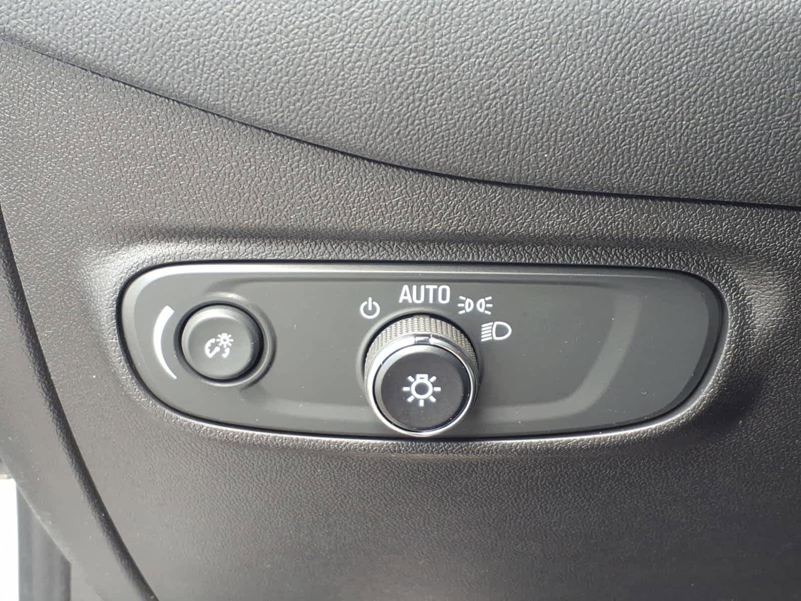 Used 2022 Chevrolet Equinox LT AWD/4WD image 11