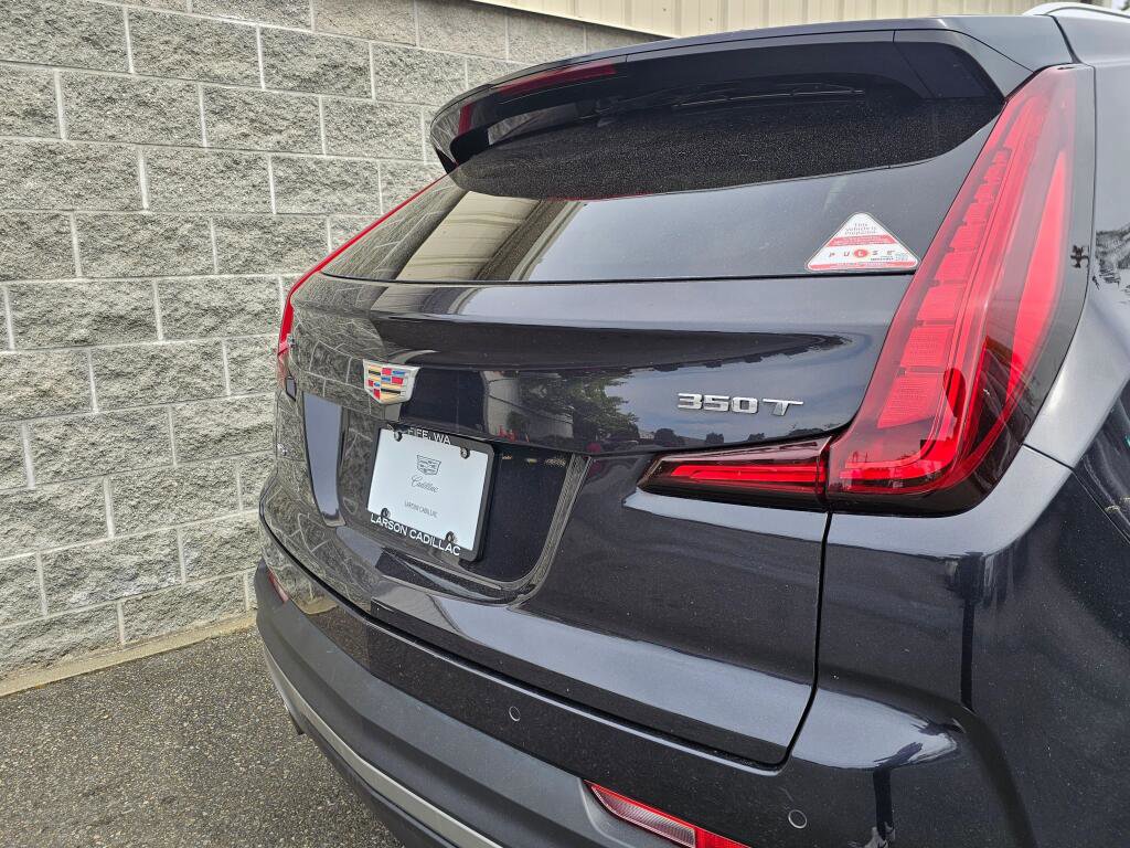Used 2023 Cadillac XT4 Premium Luxury AWD/4WD image 17