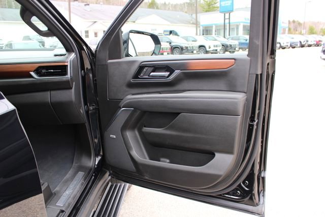 Used 2025 GMC Yukon Denali w/ Sun & Power Step Package image 68