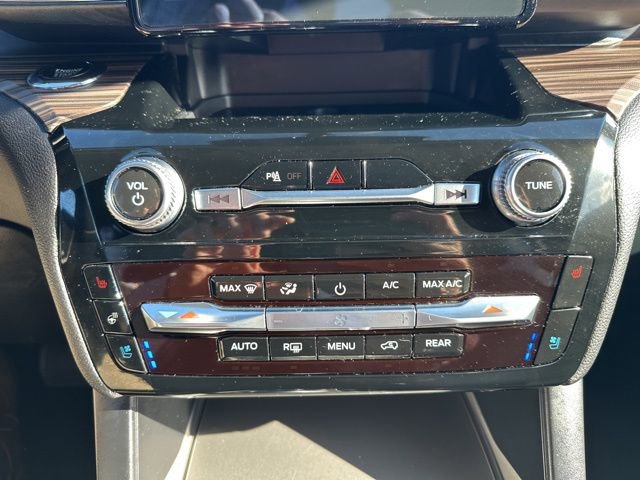 Used 2024 Ford Explorer Limited image 33