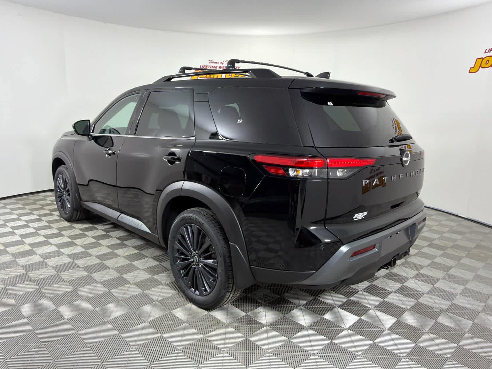New 2026 Nissan Pathfinder SL w/ SL Premium Package FWD image 3