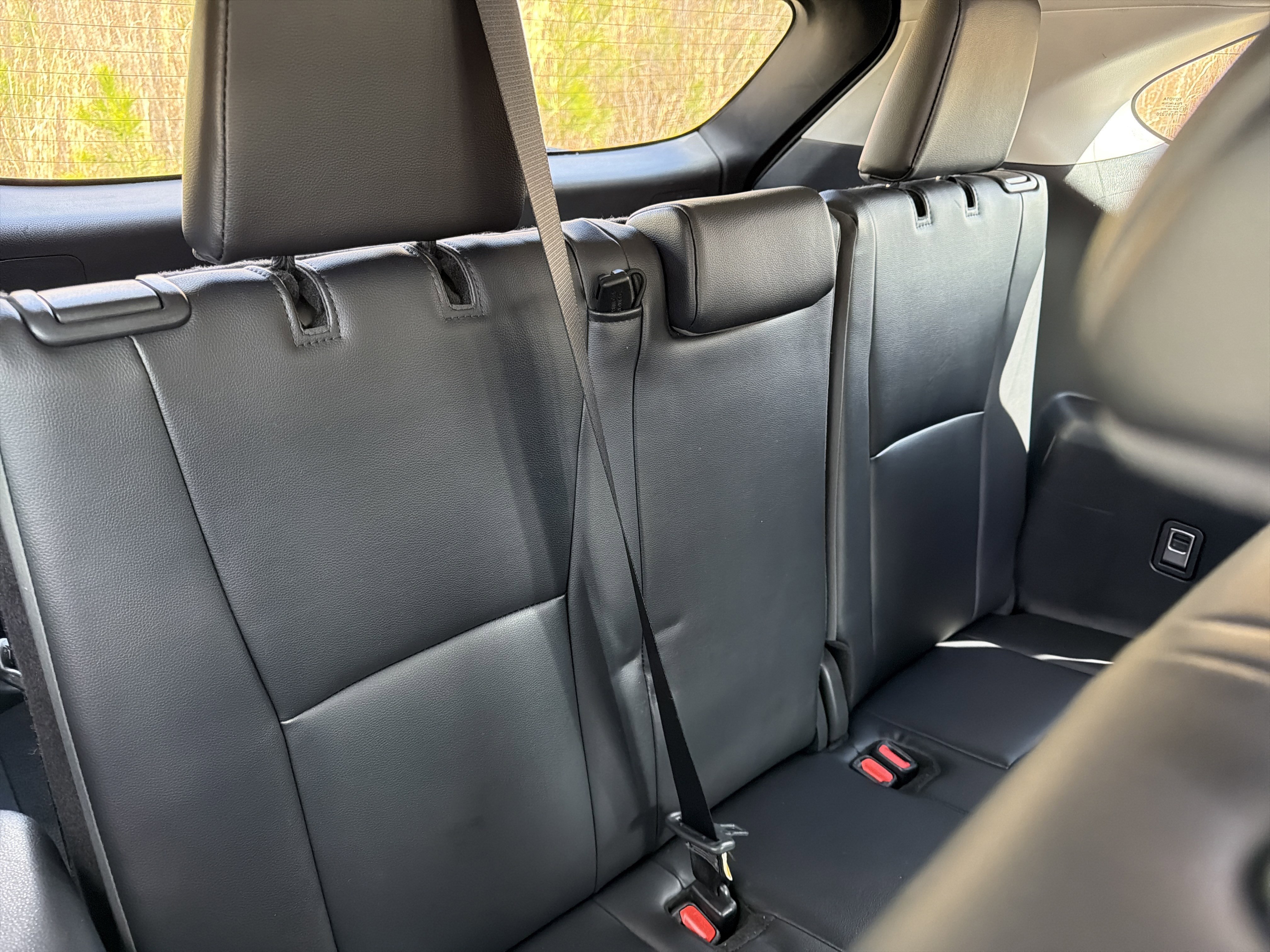 Used 2024 Toyota Highlander XLE FWD image 16
