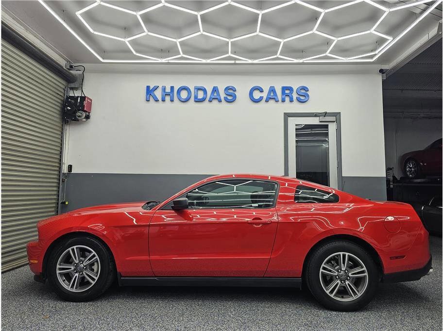 Used 2012 Ford Mustang Premium RWD image 1