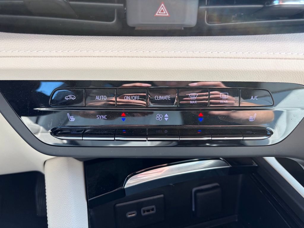 Used 2023 Buick Envision Preferred AWD/4WD image 30