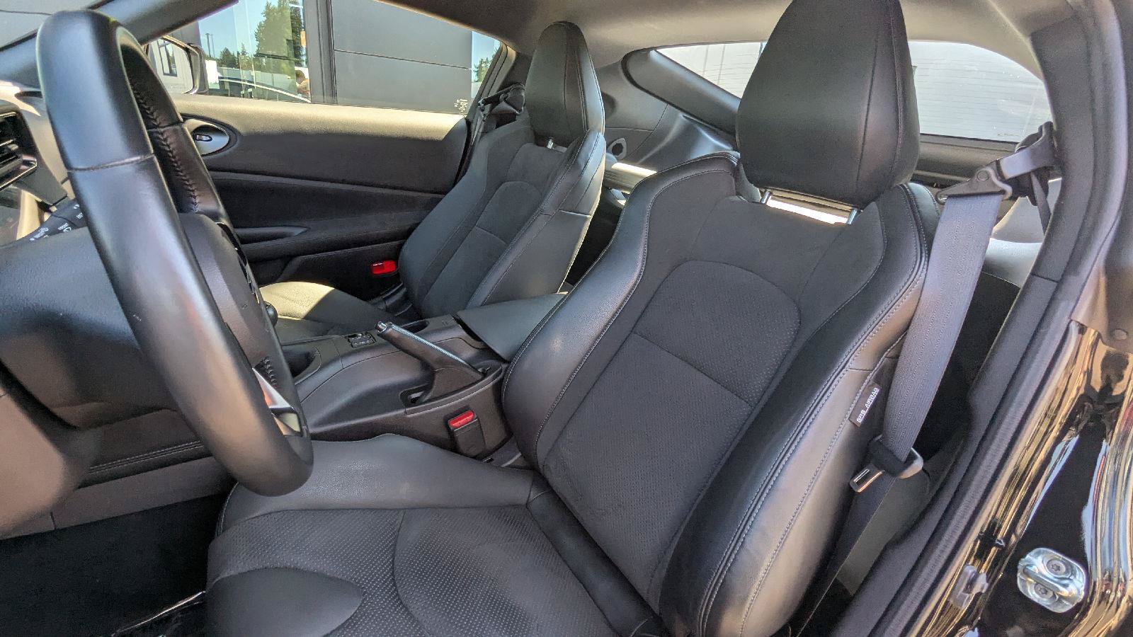 Used 2025 Nissan Z Performance w/ Floor Mat Package RWD image 13