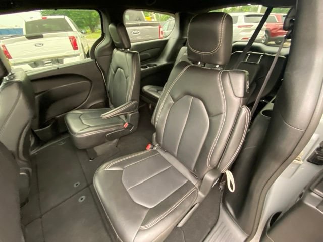 Used 2026 Chrysler Pacifica Select FWD image 14