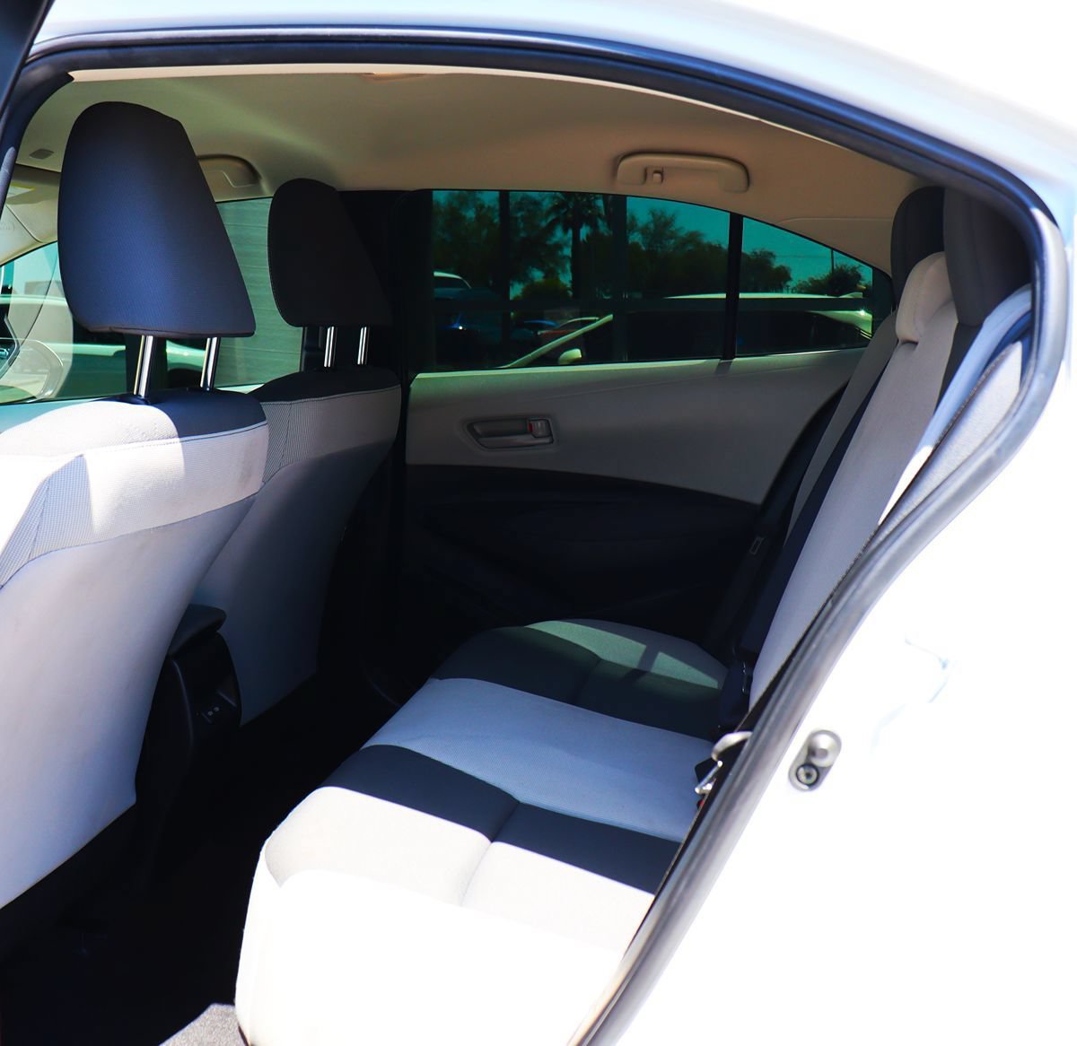 Used 2023 Toyota Corolla LE w/ Carpet Mat Package (TMS) FWD image 33
