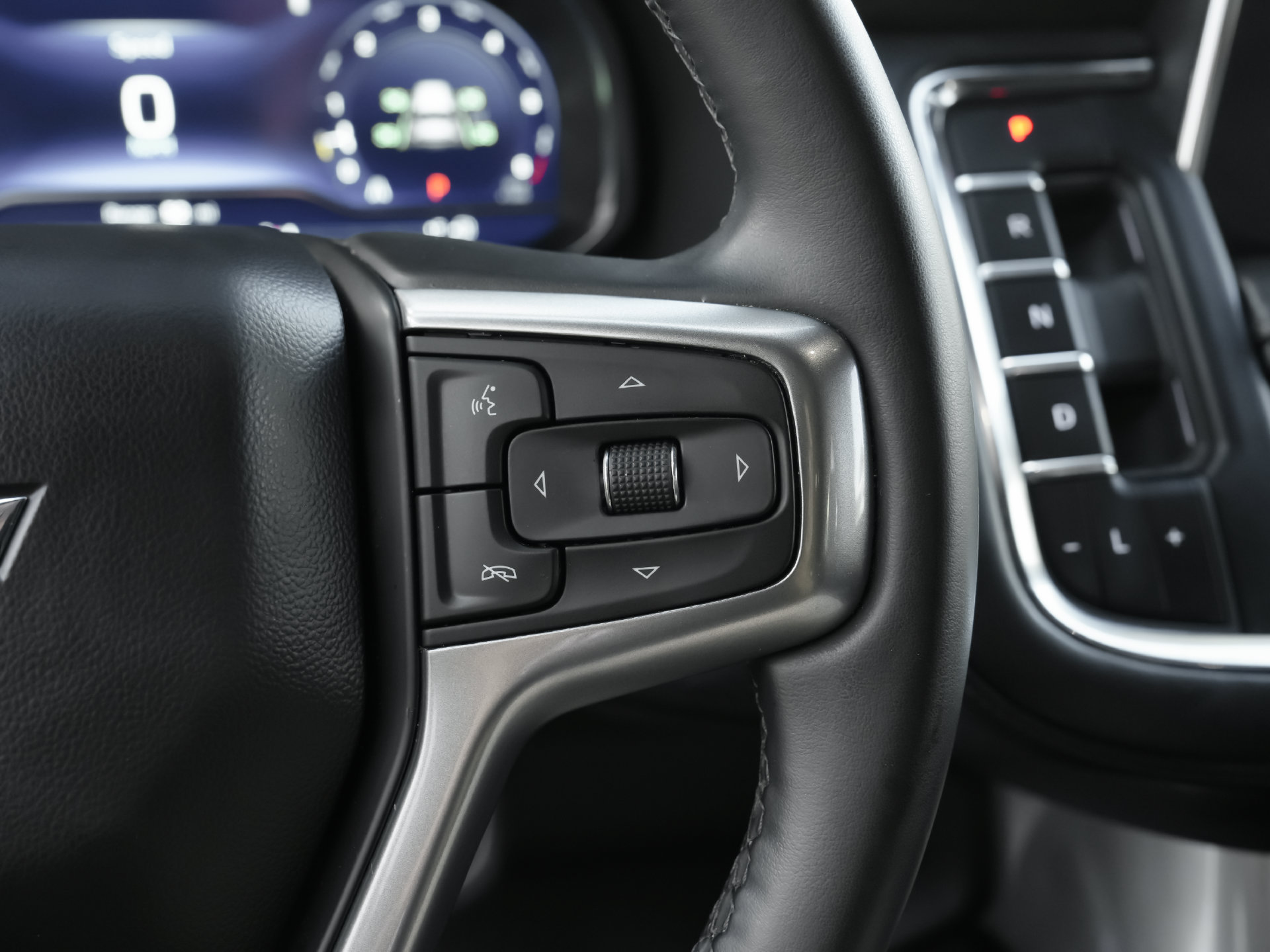 Used 2024 Chevrolet Suburban LT RWD image 19
