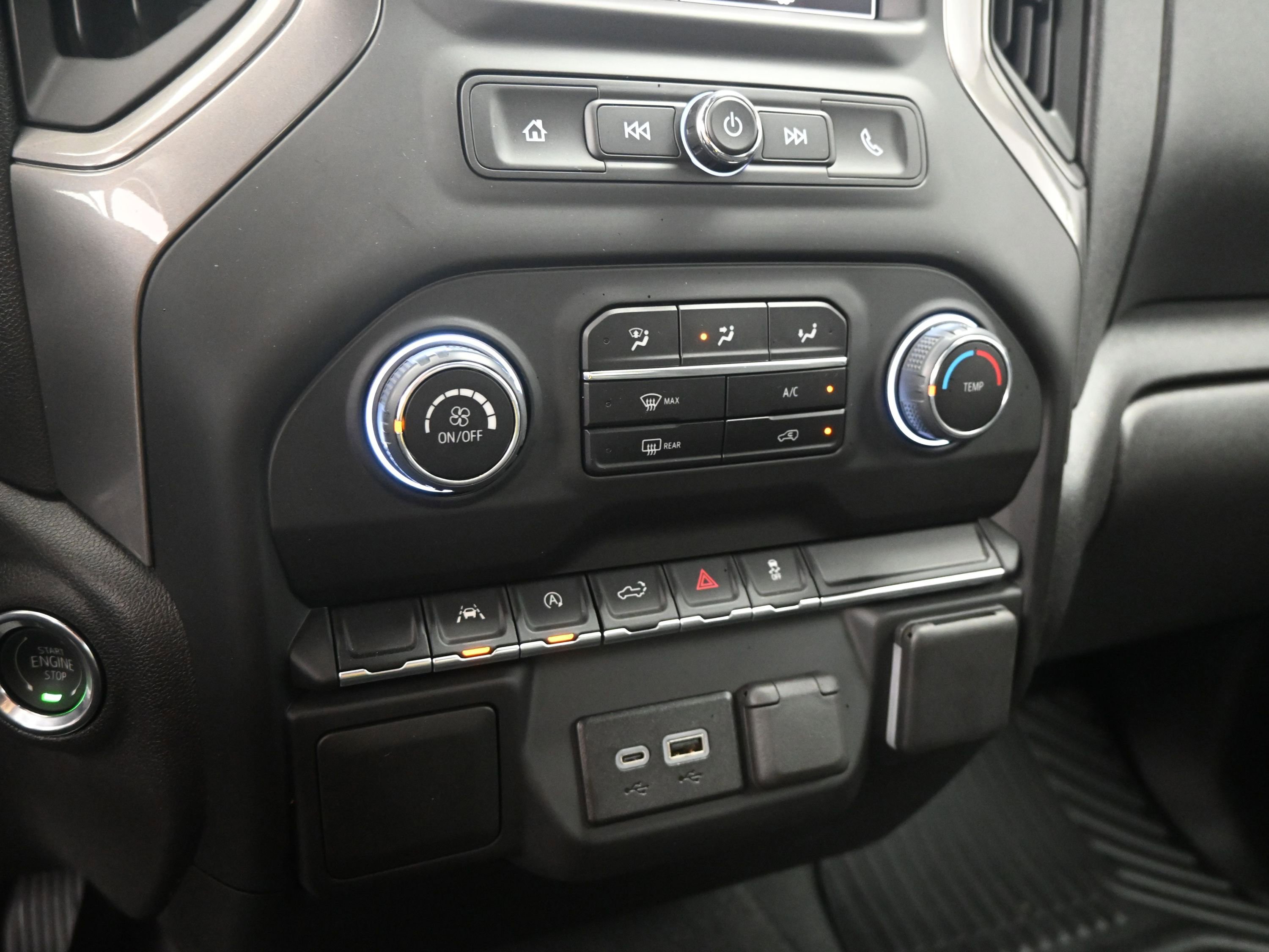 Used 2025 Chevrolet Silverado 1500 Custom image 14