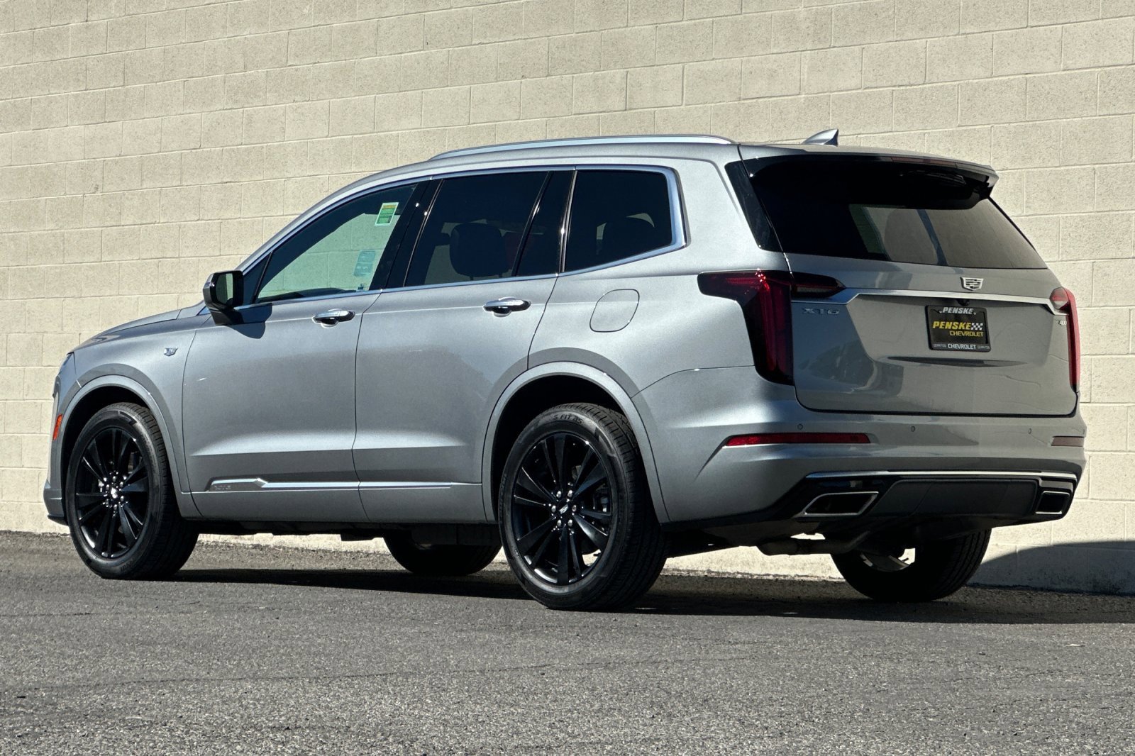 Used 2024 Cadillac XT6 Premium Luxury image 6