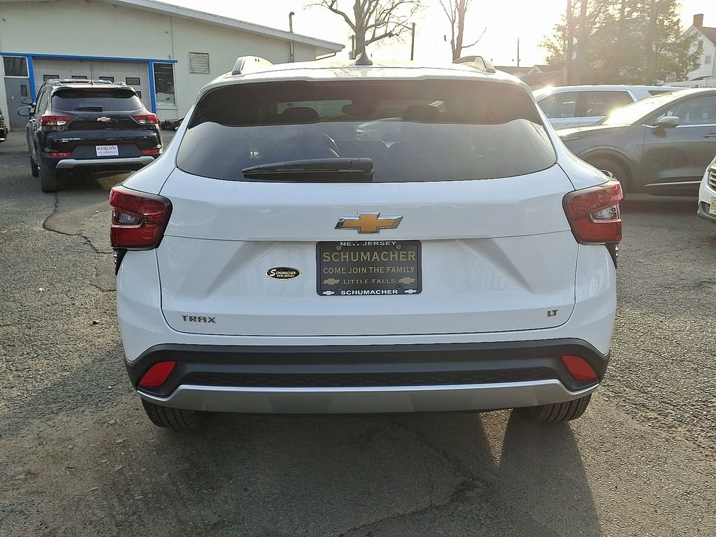 Used 2024 Chevrolet Trax LT w/ Driver Confidence Package image 7