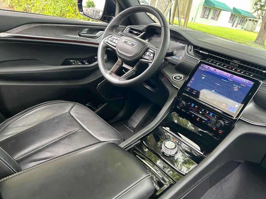 Used 2023 Jeep Grand Cherokee L Overland RWD image 10