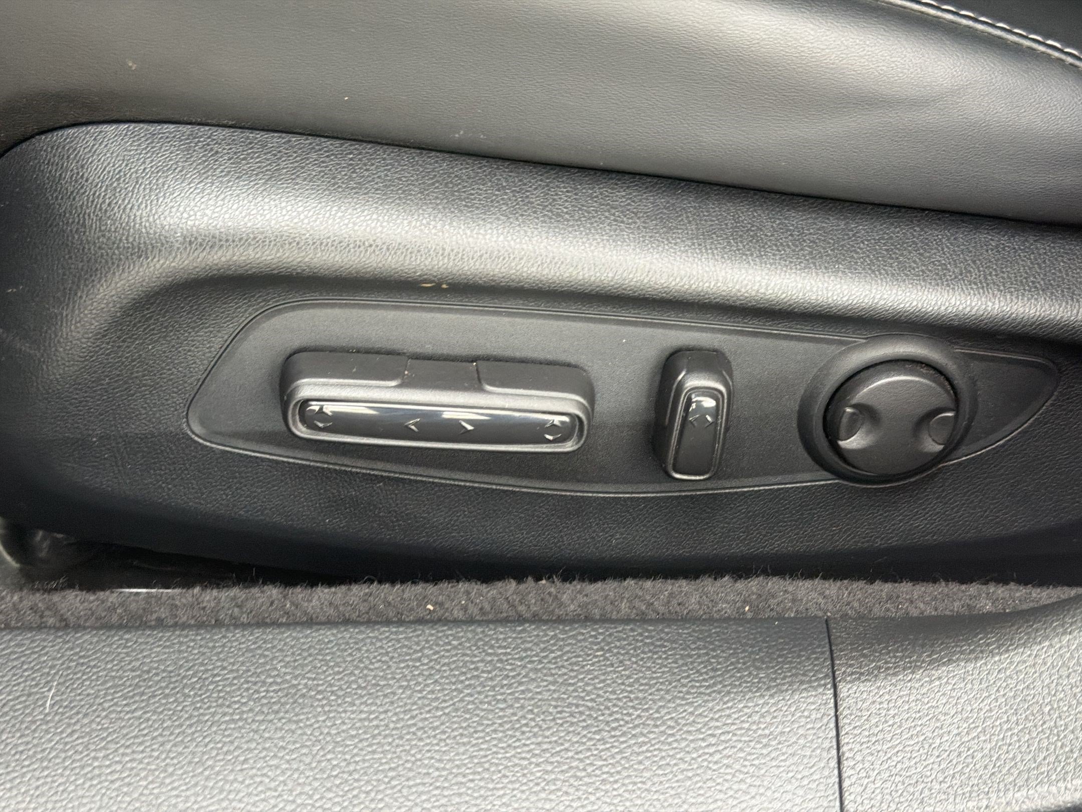 Used 2023 Honda Accord Touring image 14