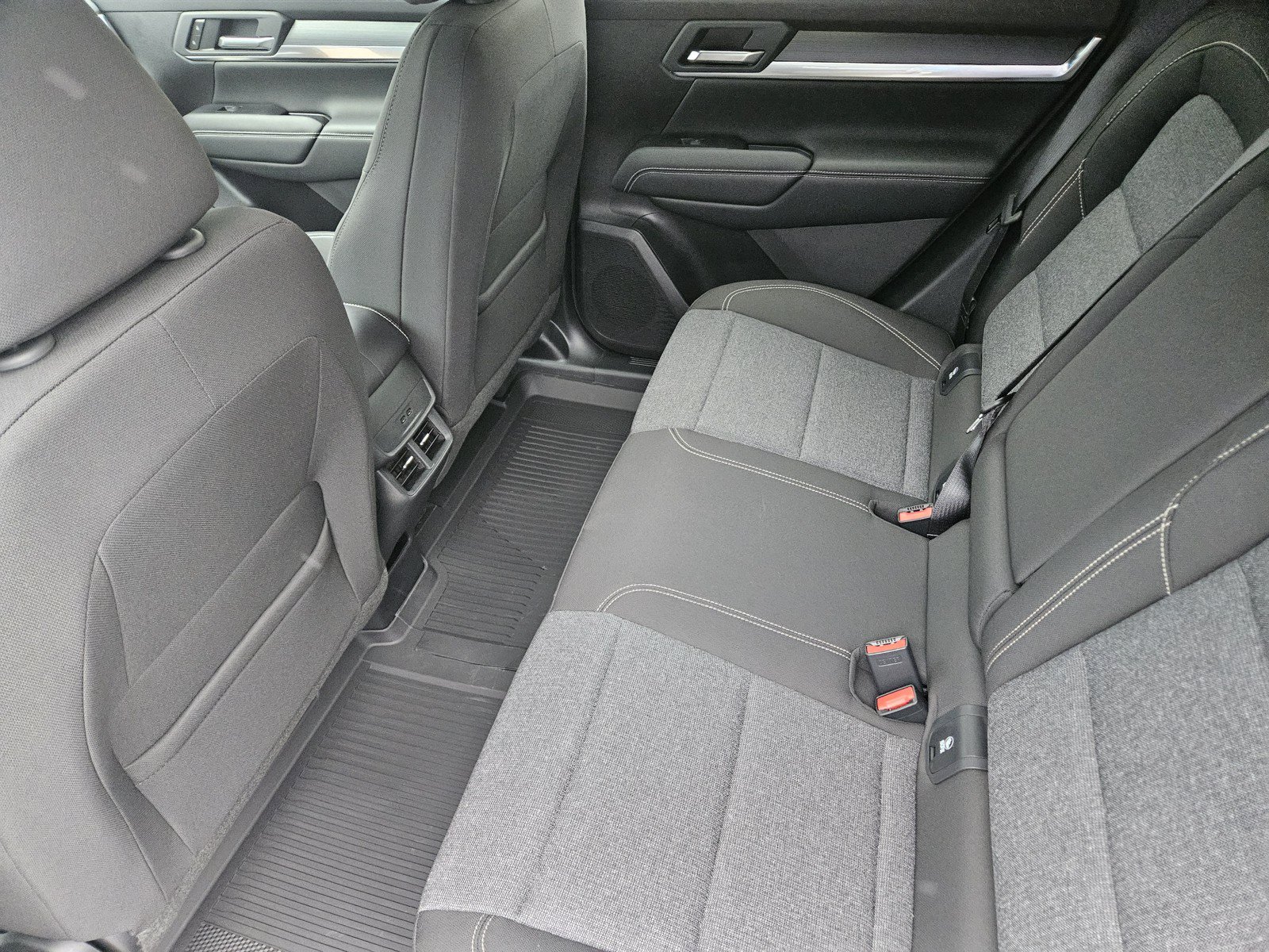 New 2027 GMC Terrain Elevation w/ LPO, Floor Liner Package FWD image 19