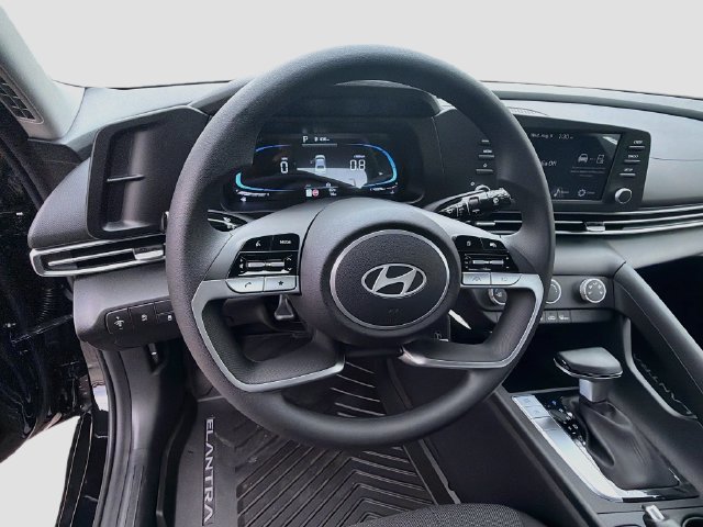 New 2026 Hyundai Elantra SE FWD image 11