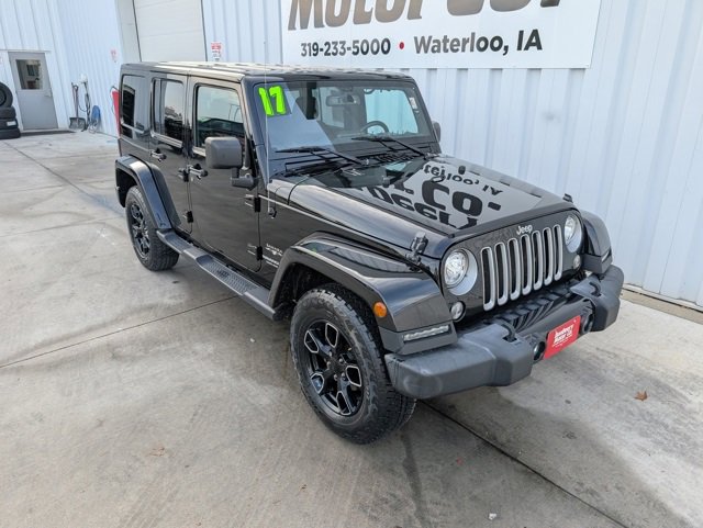 Used 2017 Jeep Wrangler Unlimited Sahara w/ Connectivity Group image 6