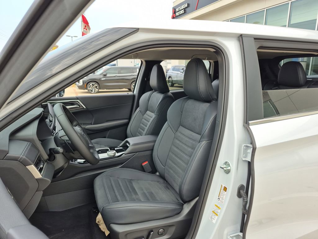 New 2026 Mitsubishi Outlander SE image 73