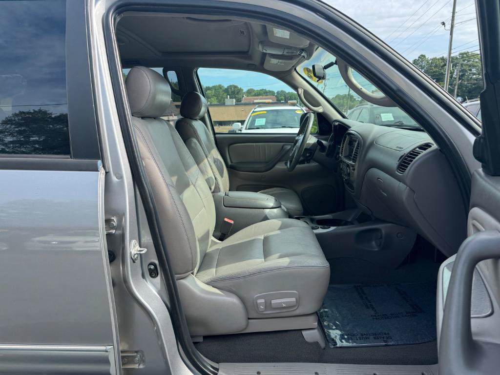 Used 2001 Toyota Sequoia Limited RWD image 18