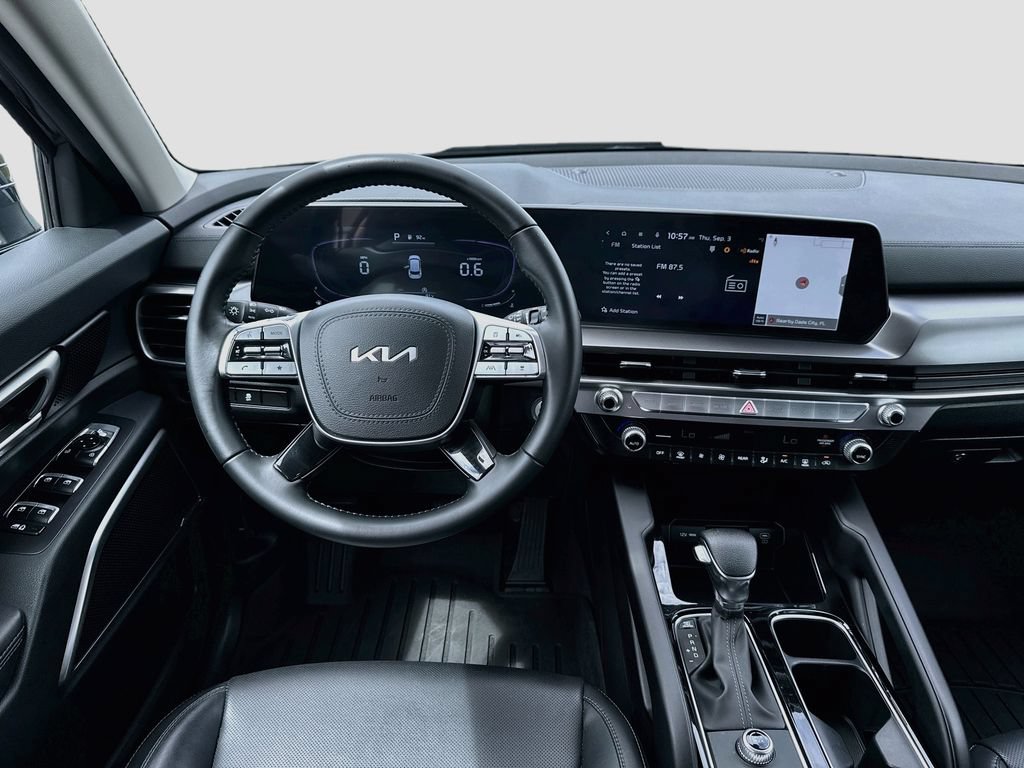 Used 2025 Kia Telluride LX FWD image 22