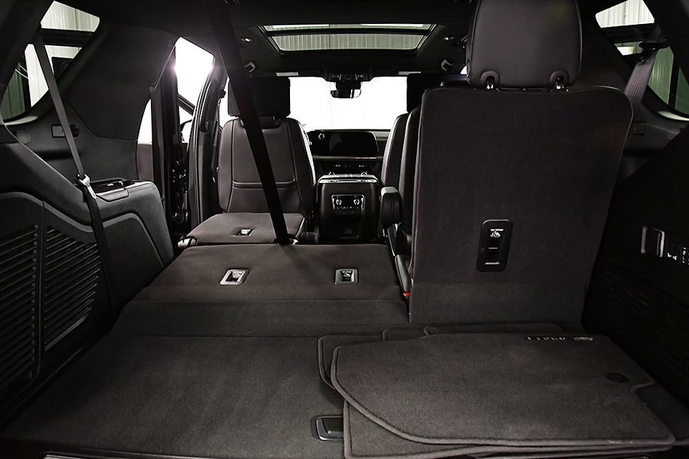 Used 2025 Chevrolet Tahoe High Country AWD/4WD image 30