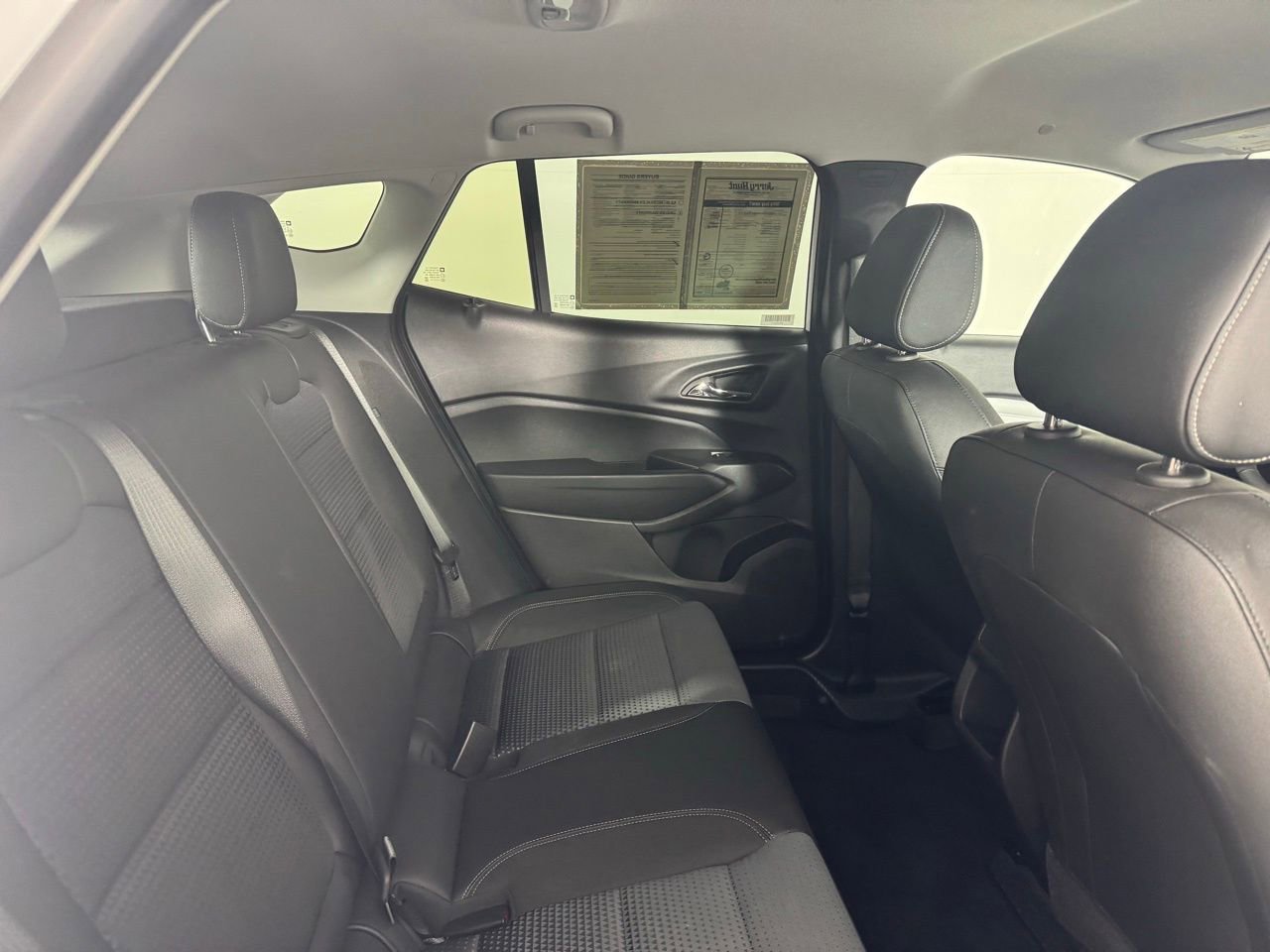 Used 2025 Chevrolet Trax LT w/ LT Convenience Package FWD image 41