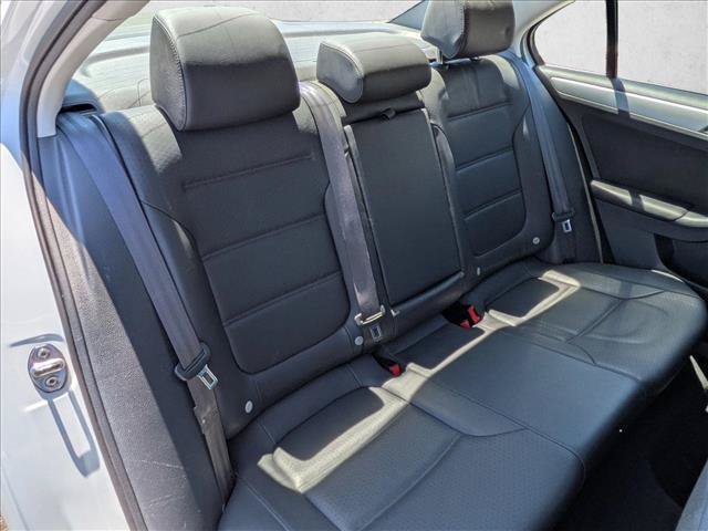 Used 2014 Volkswagen Jetta SE FWD image 17