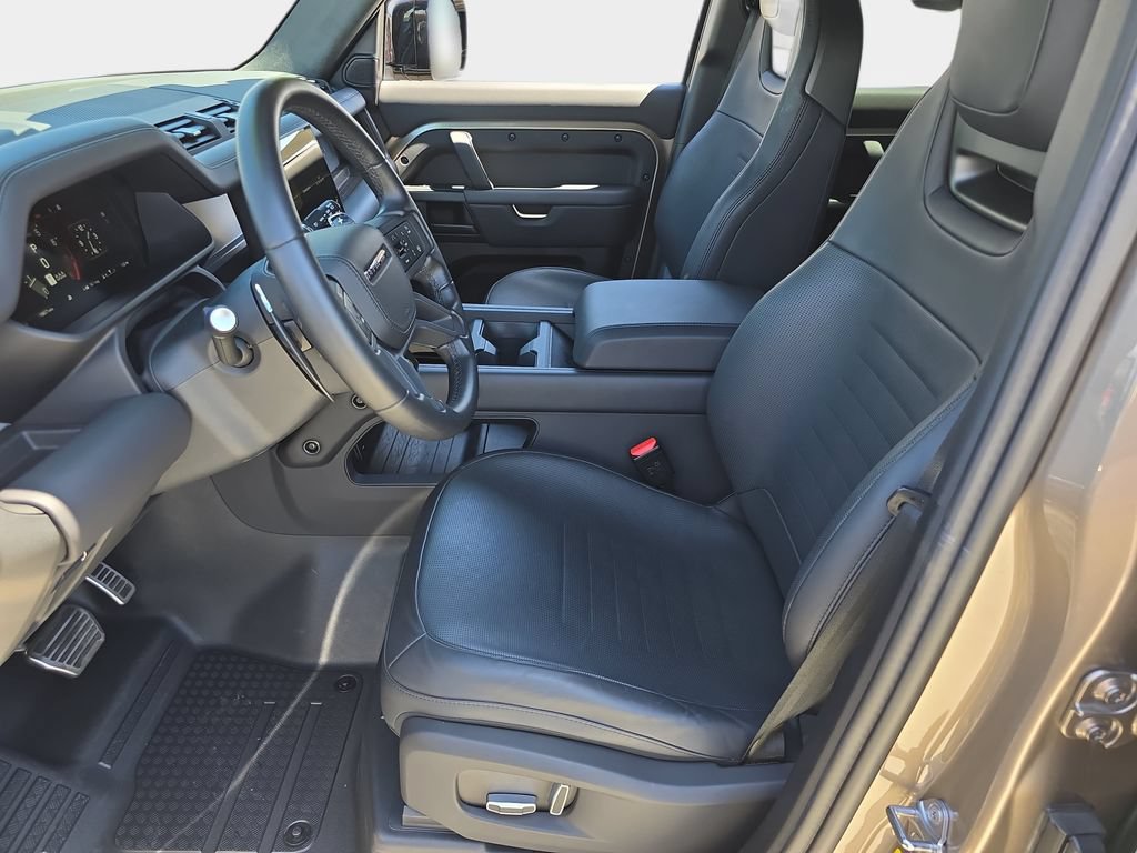 Certified 2025 Land Rover Defender 110 AWD/4WD image 15