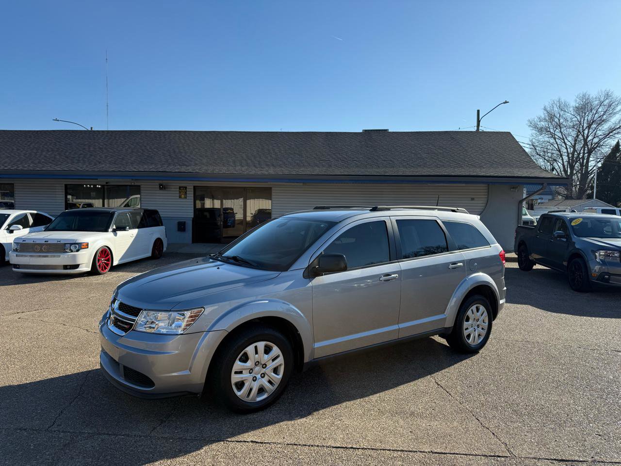 Used 2020 Dodge Journey SE w/ SE Popular Equipment Group FWD image 3