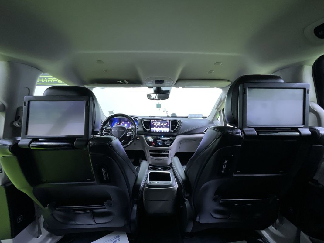 Used 2022 Chrysler Pacifica Touring-L w/ Uconnect Theater Family Group image 29