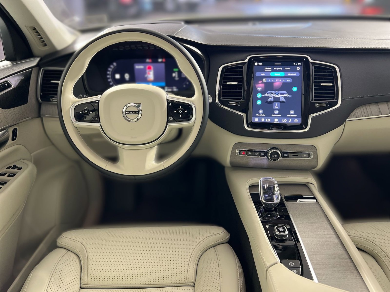 Used 2025 Volvo XC90 T8 Ultra image 23