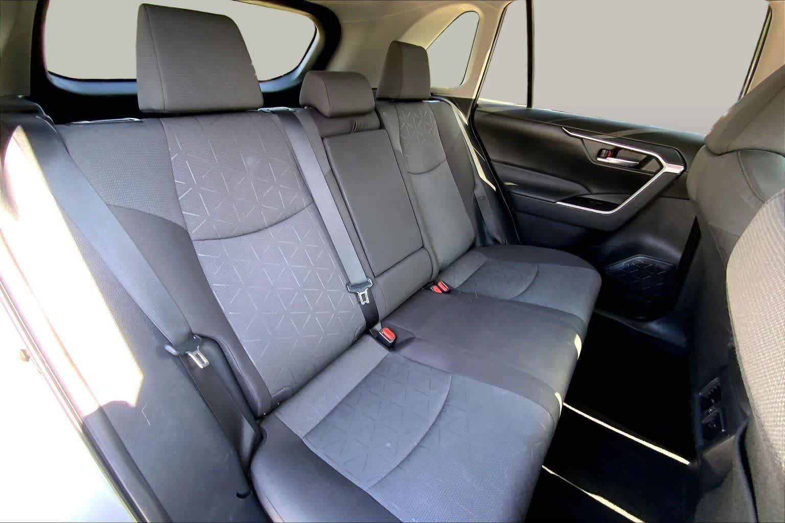 Used 2023 Toyota RAV4 XLE FWD image 37