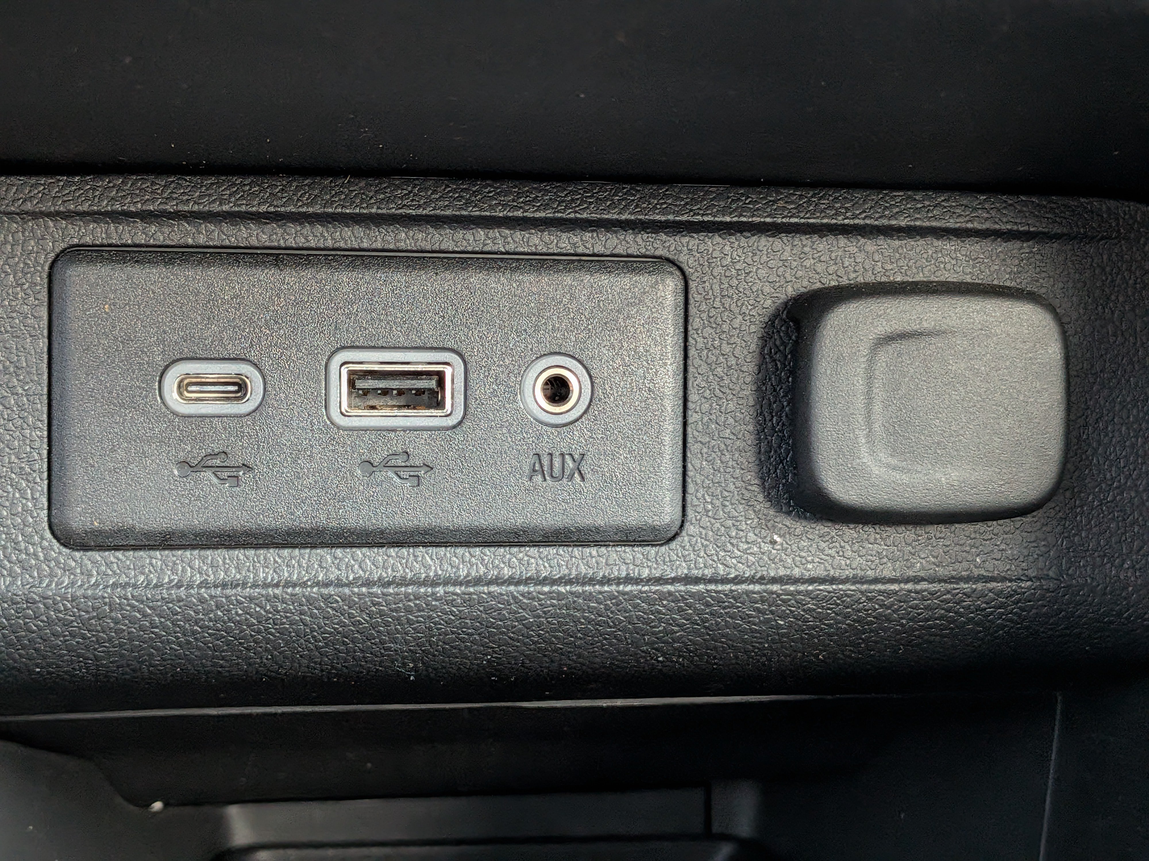 Certified 2023 Buick Encore GX Select FWD image 27