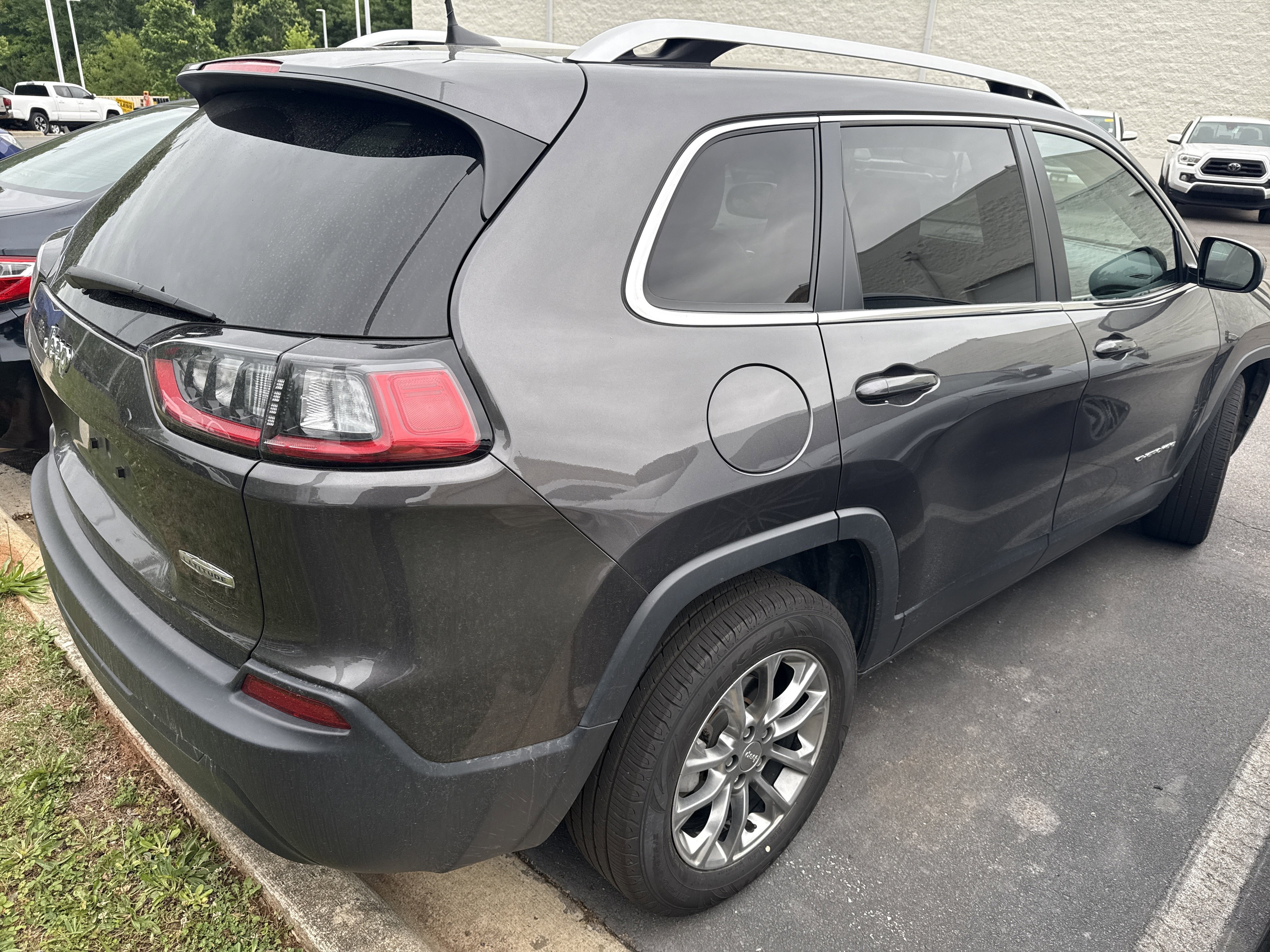 Used 2019 Jeep Cherokee Latitude Plus FWD image 43