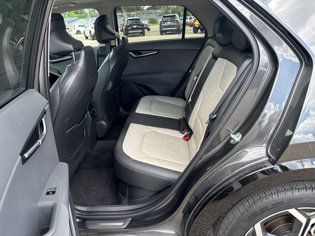 Used 2023 Kia Niro SX Touring FWD image 28