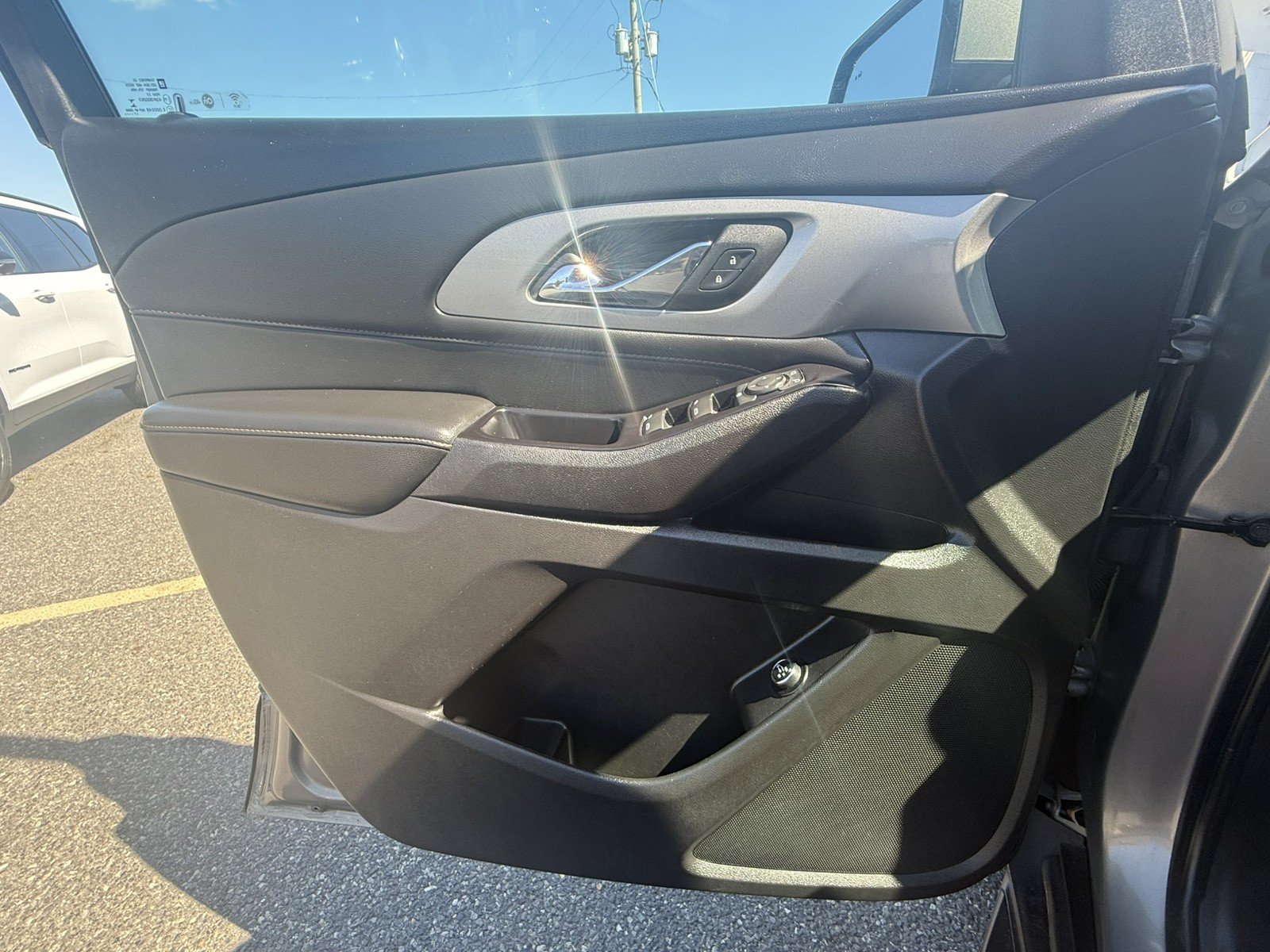 Used 2018 Chevrolet Traverse LT FWD image 23