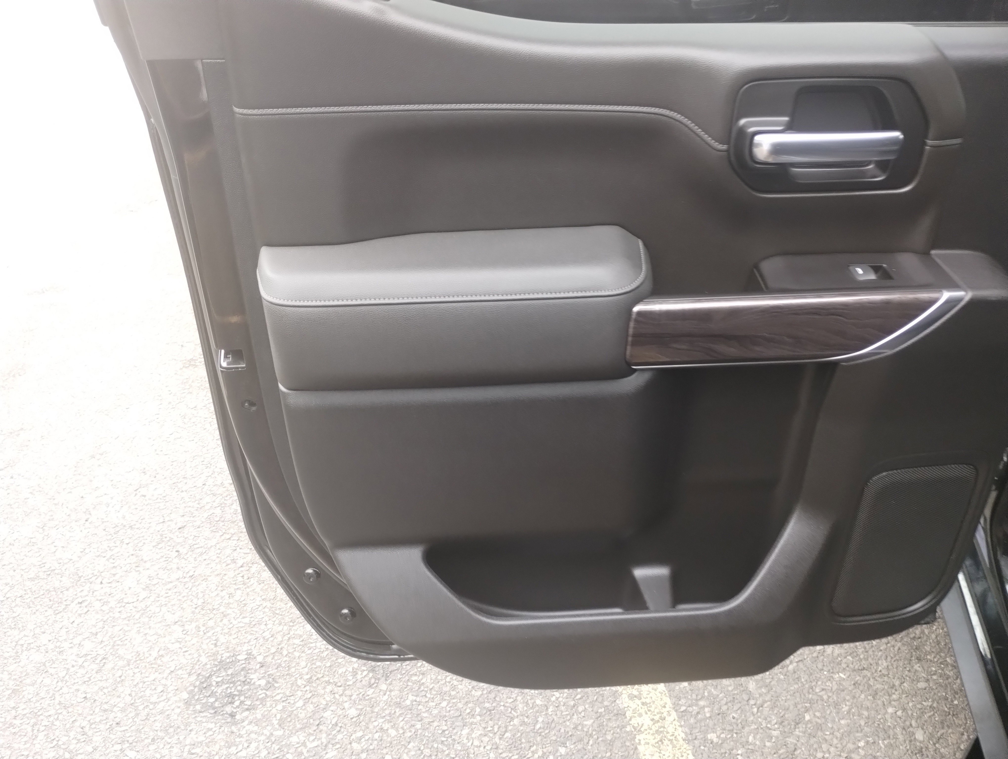 Used 2022 Chevrolet Silverado 1500 LTZ w/ Safety Package II image 17