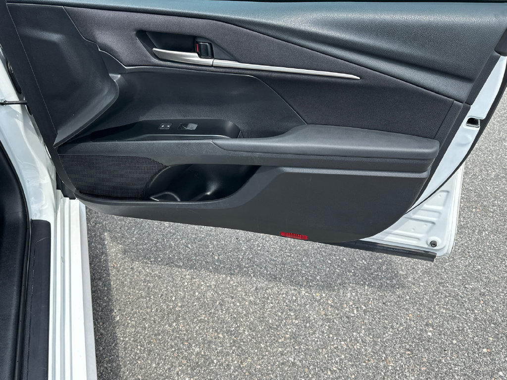Used 2025 Toyota Camry LE FWD image 14