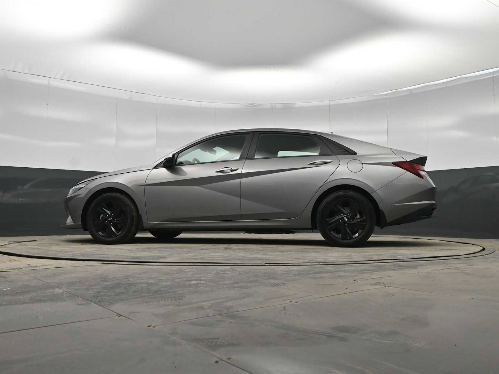 Used 2023 Hyundai Elantra SEL image 33