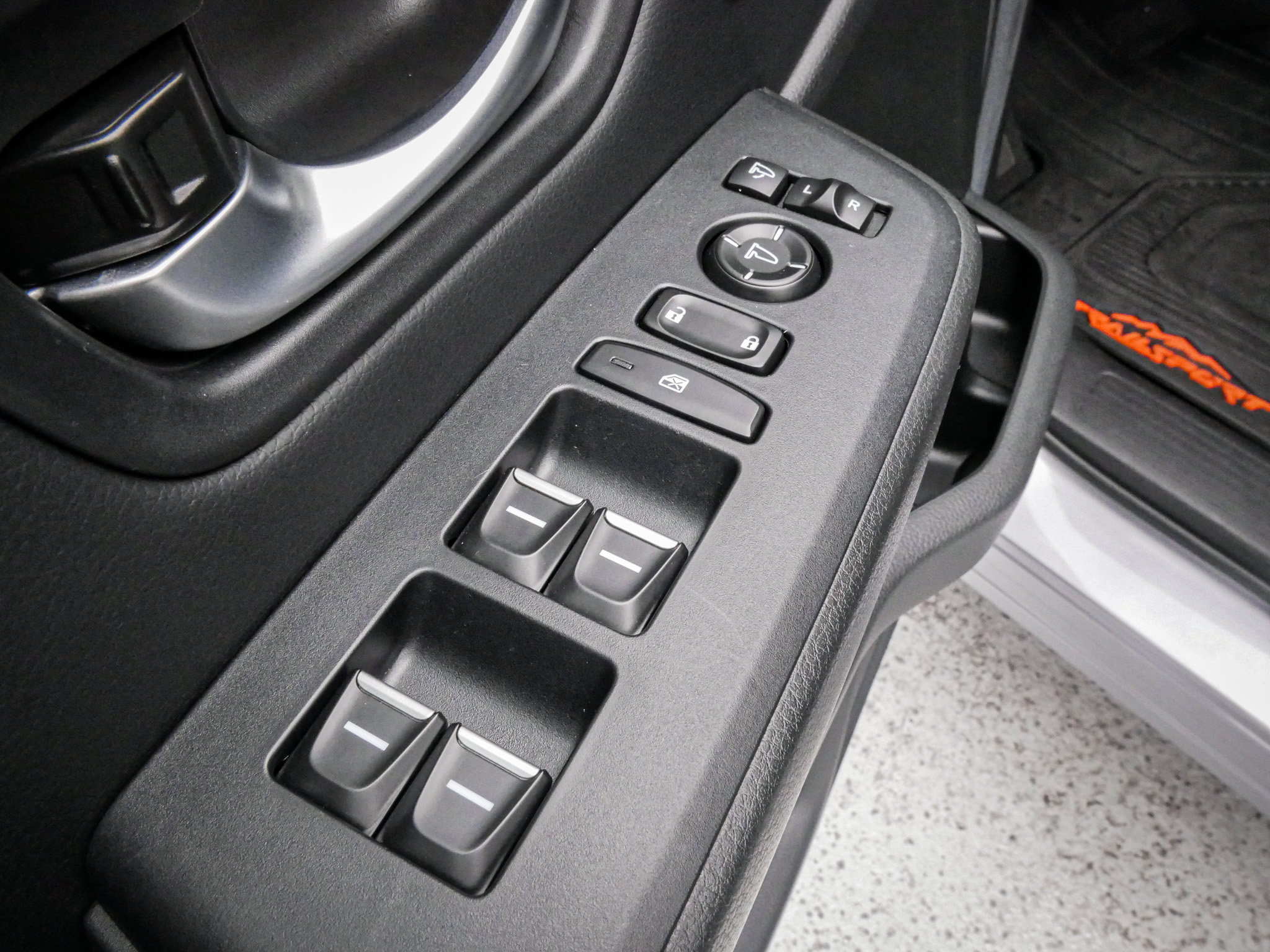 Used 2025 Honda Pilot TrailSport image 15