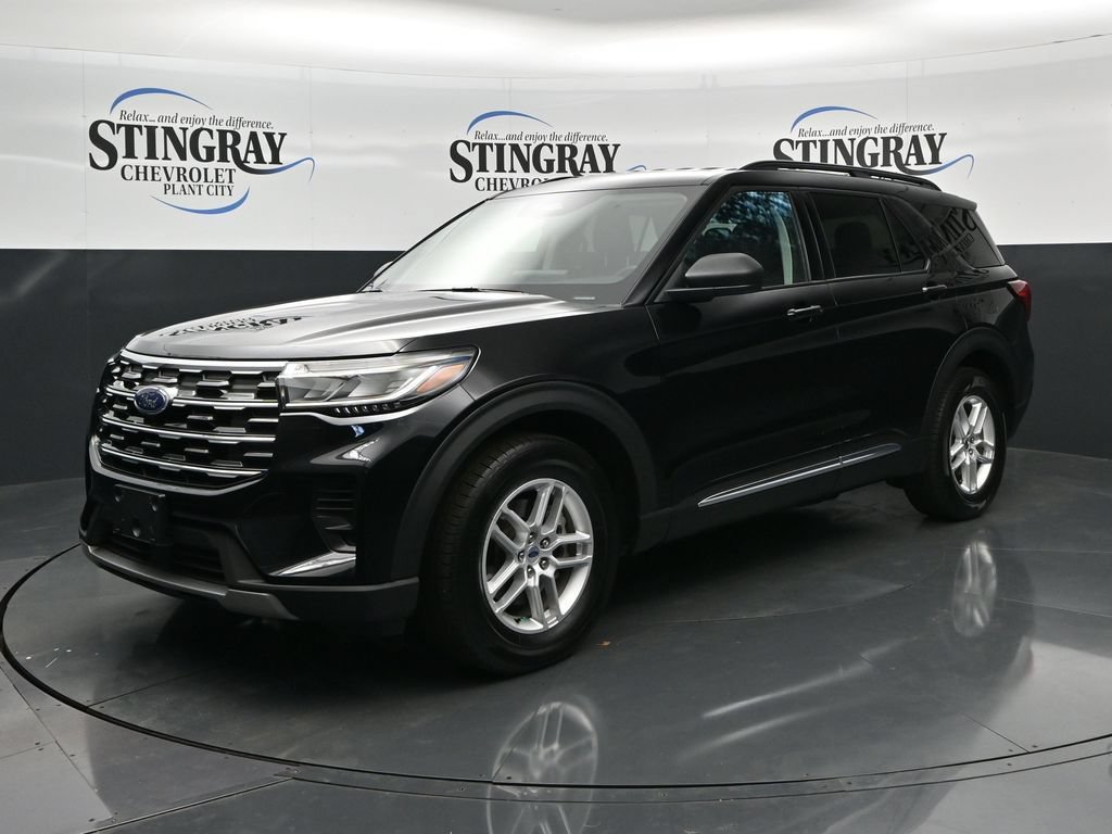 Used 2025 Ford Explorer Active RWD image 3